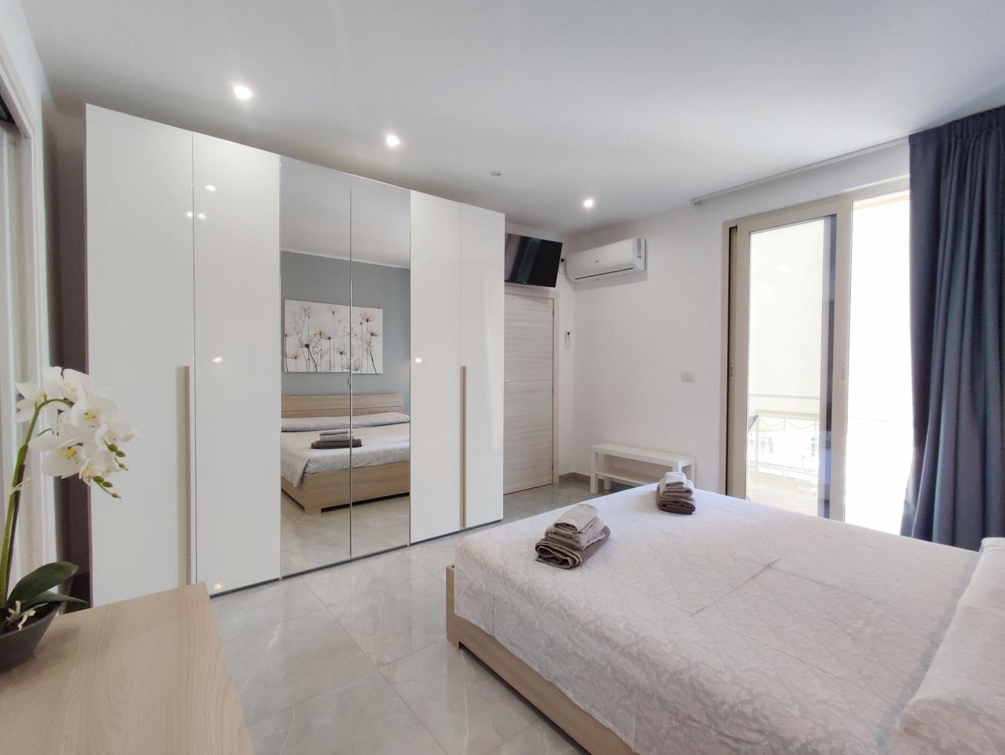 Apartamento La Maison De Genevieve Aci Trezza Exterior foto