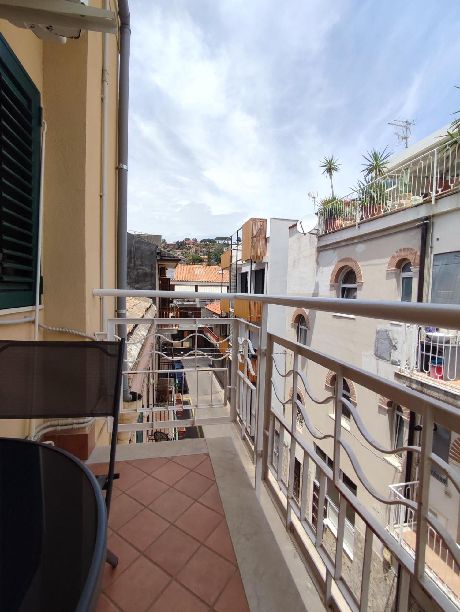 Apartamento La Maison De Genevieve Aci Trezza Exterior foto